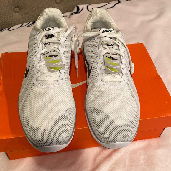 nike in season trainer